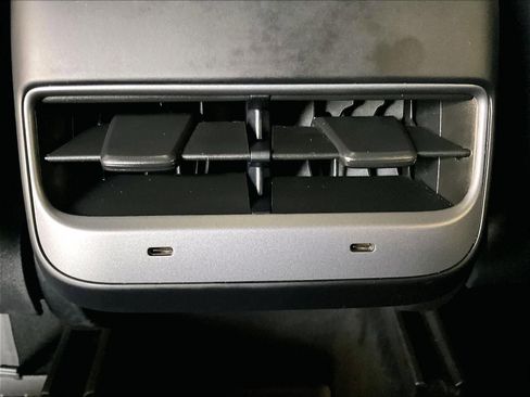 Used 2023 Tesla Model Y AWD image 28