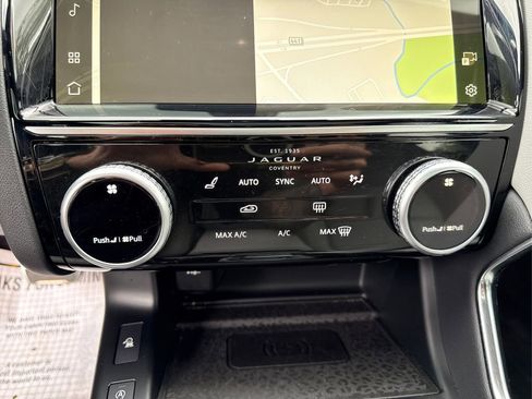 Used 2024 Jaguar E-PACE R-Dynamic SE image 33