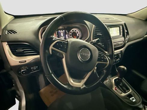 Used 2016 Jeep Cherokee Latitude image 10