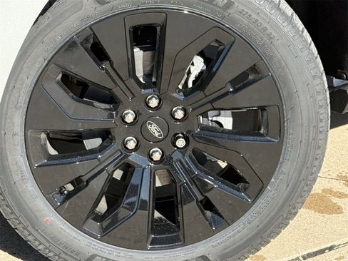 New 2025 Ford Expedition Platinum w/ Stealth Appearance Package image 31