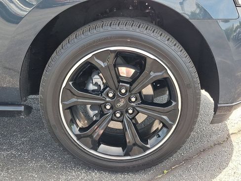 Used 2024 Ford Expedition Limited AWD/4WD image 8