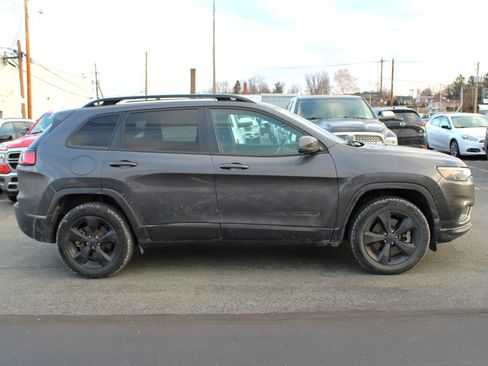 Used 2021 Jeep Cherokee Latitude Plus image 3