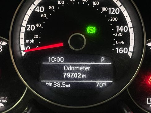 Used 2013 Volkswagen Beetle 2.0T FWD image 21