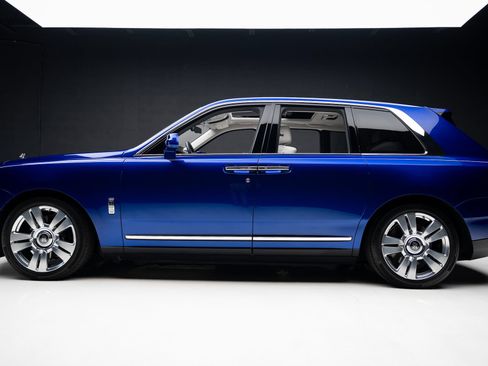 Used 2019 Rolls-Royce Cullinan AWD/4WD image 17