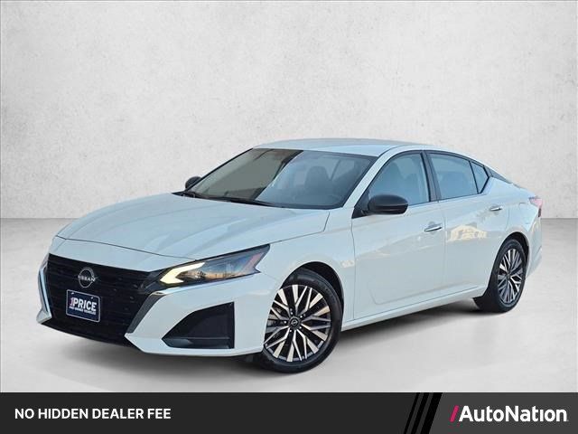 Used 2025 Nissan Altima 2.5 SV FWD image 1