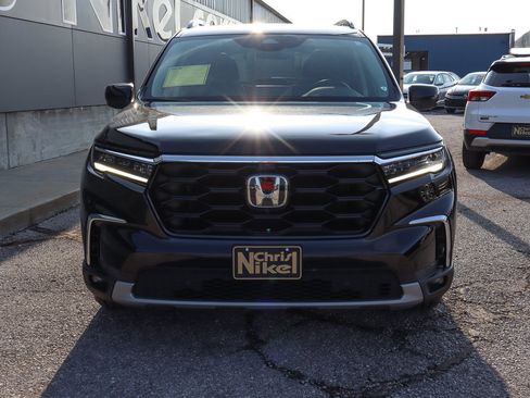 Used 2023 Honda Pilot Elite image 2
