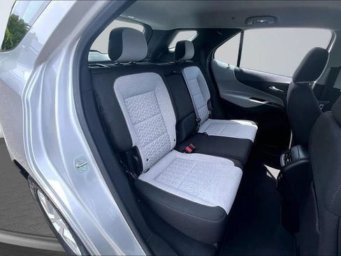 Used 2022 Chevrolet Equinox LS FWD image 23