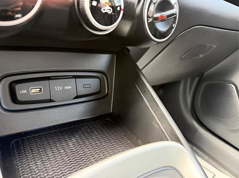 Used 2022 Hyundai Venue SE FWD image 47