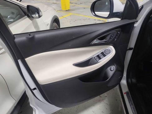 Used 2025 Buick Encore GX Avenir w/ Avenir Technology Package image 21