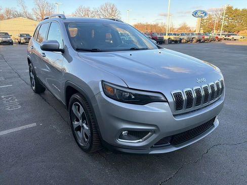 Used 2019 Jeep Cherokee Limited image 7