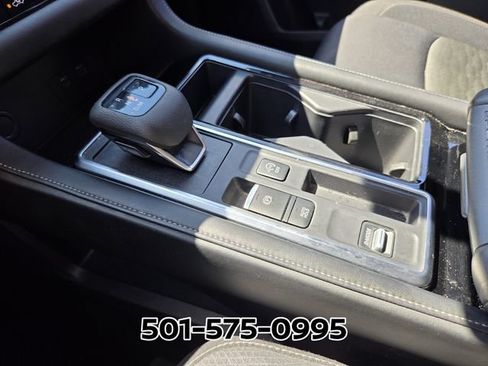 Used 2025 Nissan Pathfinder SV FWD image 27