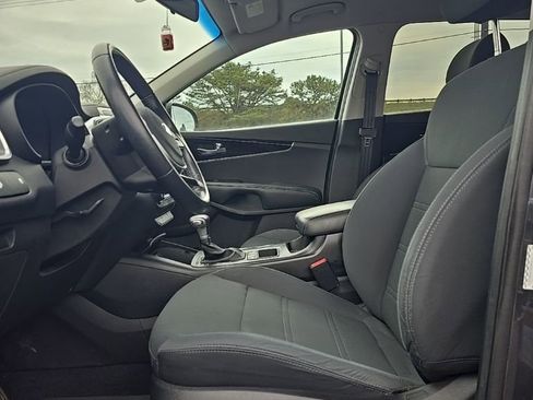Used 2020 Kia Sorento S image 3