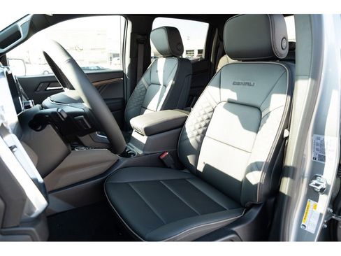 New 2026 GMC Canyon Denali image 6