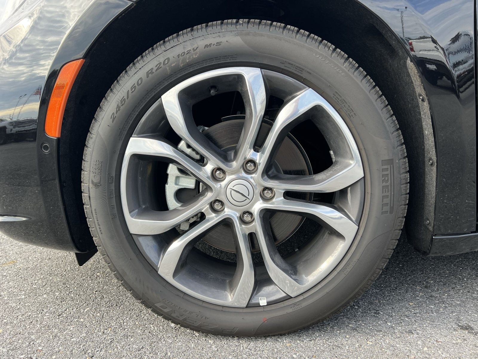 Used 2026 Chrysler Pacifica Pinnacle FWD image 12