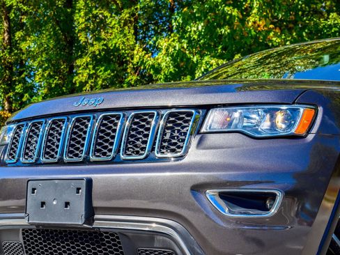 Used 2019 Jeep Grand Cherokee Limited image 2