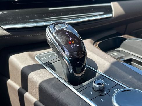 Used 2022 Cadillac Escalade Sport w/ Touring Package RWD image 31