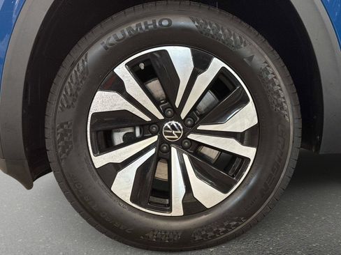 New 2026 Volkswagen Atlas SE image 9