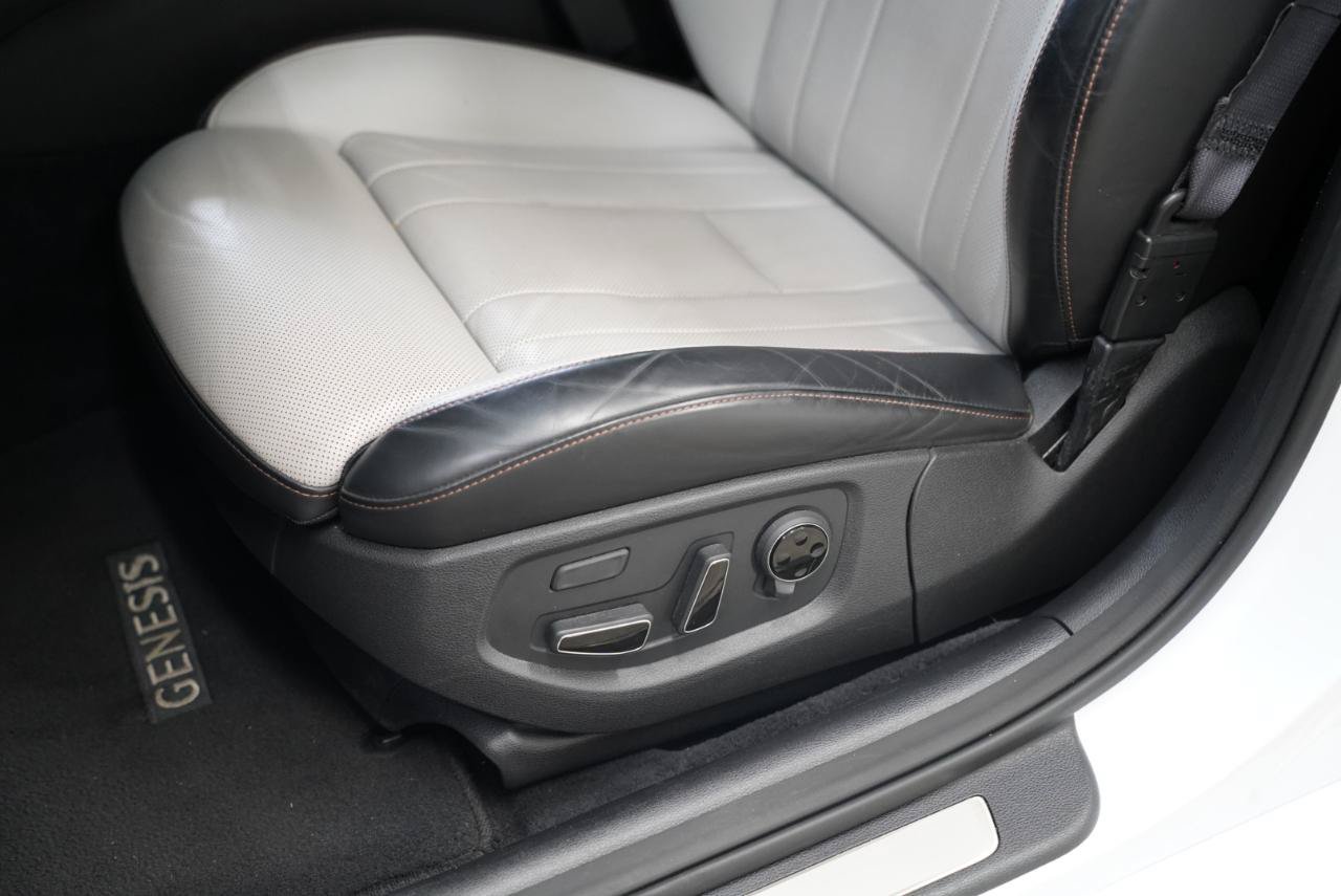 Used 2018 Genesis G80 3.3T Sport RWD image 27