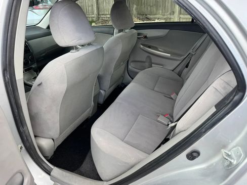 Used 2012 Toyota Corolla LE FWD image 18