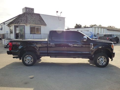 Used 2019 Ford F250 Platinum w/ Platinum Ultimate Package image 2