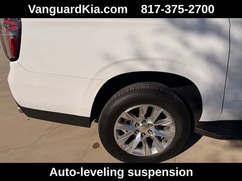 Used 2023 Chevrolet Suburban Premier image 10