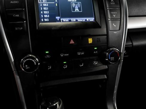 Used 2015 Toyota Camry SE FWD image 24