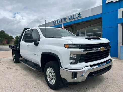 Used 2024 Chevrolet Silverado 2500 LT w/ Convenience Package AWD/4WD image 1