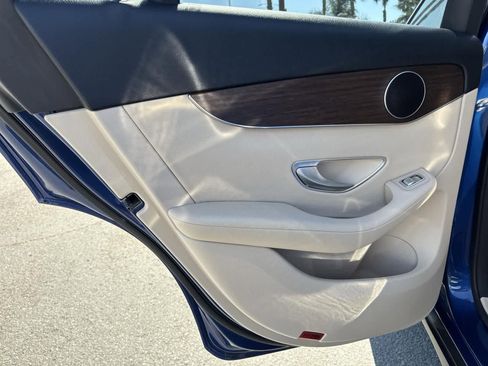 Used 2022 Mercedes-Benz GLC 300 image 24