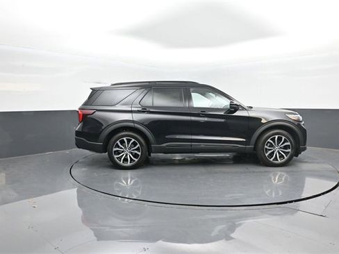 New 2026 Ford Explorer ST-Line image 8