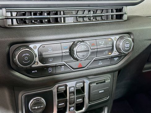 Used 2025 Jeep Wrangler Sport S image 22