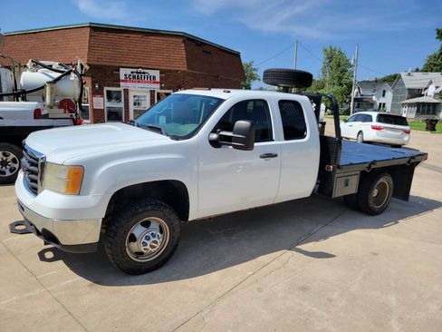 Used 2008 GMC Sierra 3500 W/T w/ Work Truck Preferred Package AWD/4WD image 3