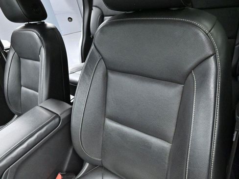 Used 2020 GMC Acadia SLT FWD image 17