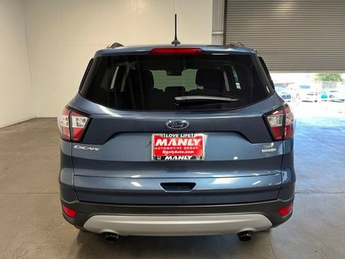 Used 2018 Ford Escape SE w/ SE Sync 3 Package FWD image 4