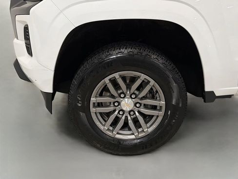 Used 2024 Chevrolet Colorado LT w/ LT Convenience Package AWD/4WD image 25