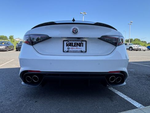 Used 2024 Alfa Romeo Giulia Quadrifoglio RWD image 9