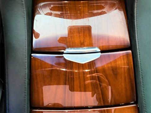 Used 2017 Cadillac Escalade ESV Premium Luxury w/ LPO, Radiant Package image 19