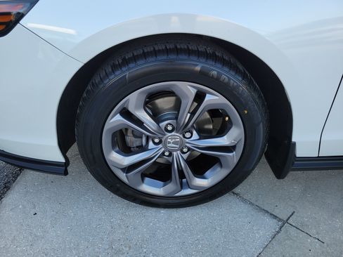 Used 2023 Honda Accord EX image 6