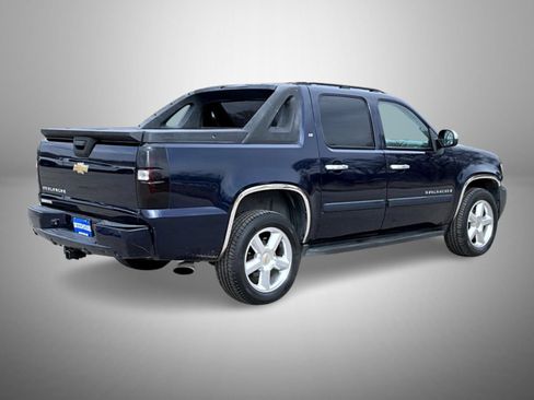 Used 2007 Chevrolet Avalanche LT w/ LT Preferred Equipment Group AWD/4WD image 5