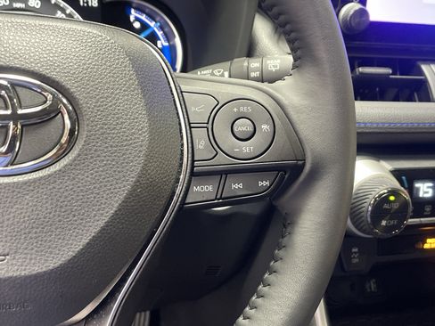 Used 2025 Toyota RAV4 SE image 20