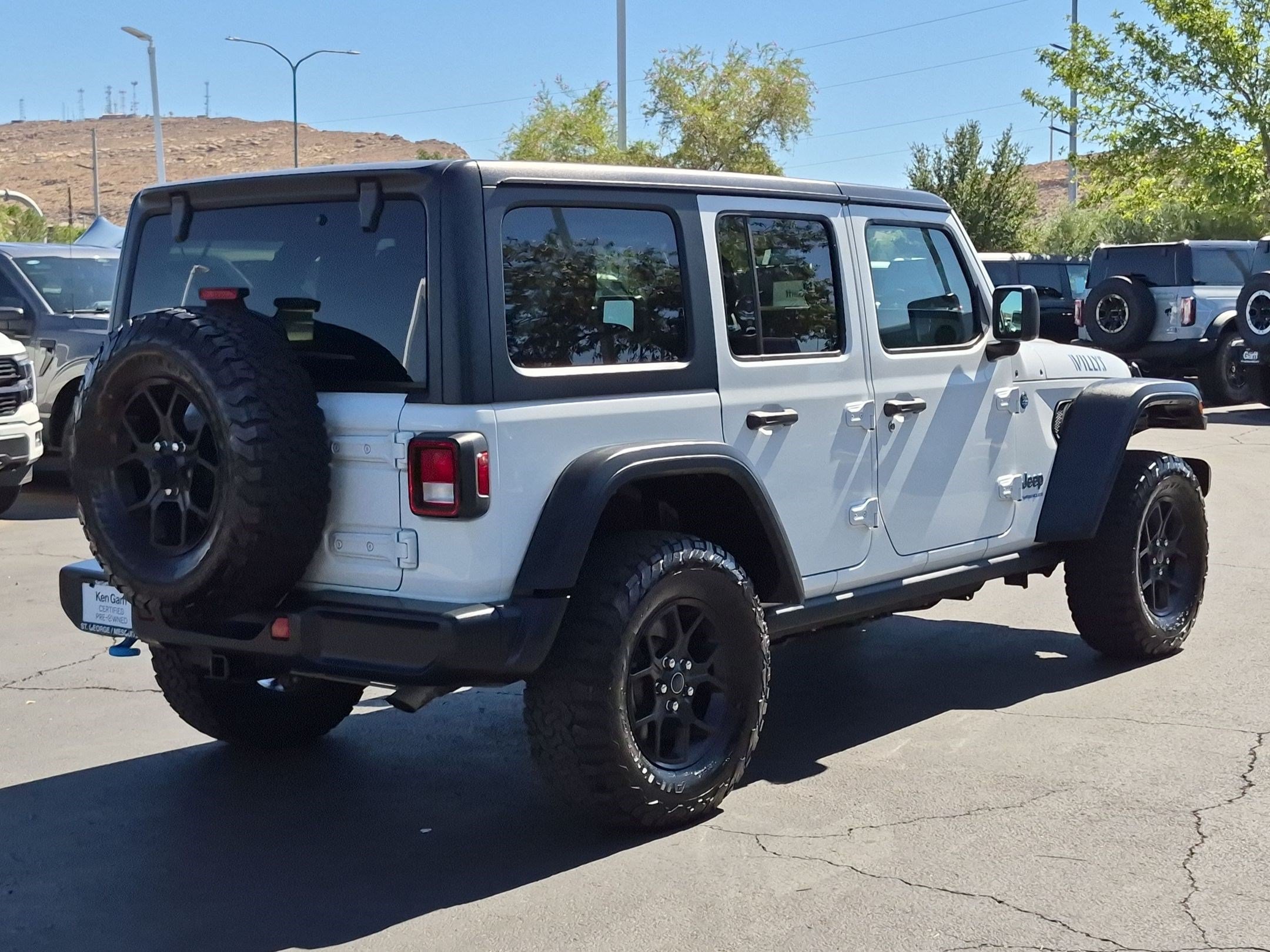 Used 2024 Jeep Wrangler Unlimited AWD/4WD image 3