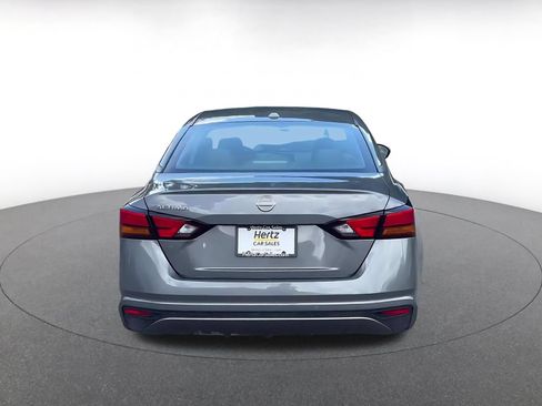 Used 2025 Nissan Altima 2.5 SV FWD image 11