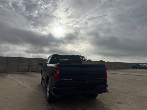Used 2022 Chevrolet Silverado 1500 Custom RWD image 18