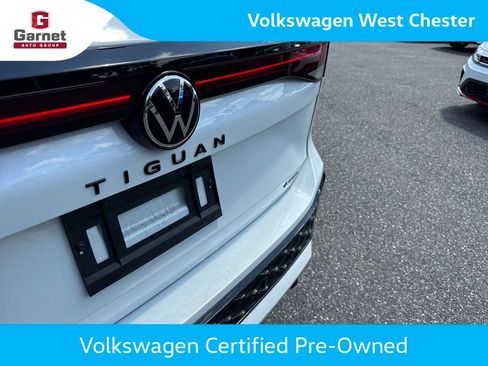 Used 2025 Volkswagen Tiguan SE R-Line AWD/4WD image 17