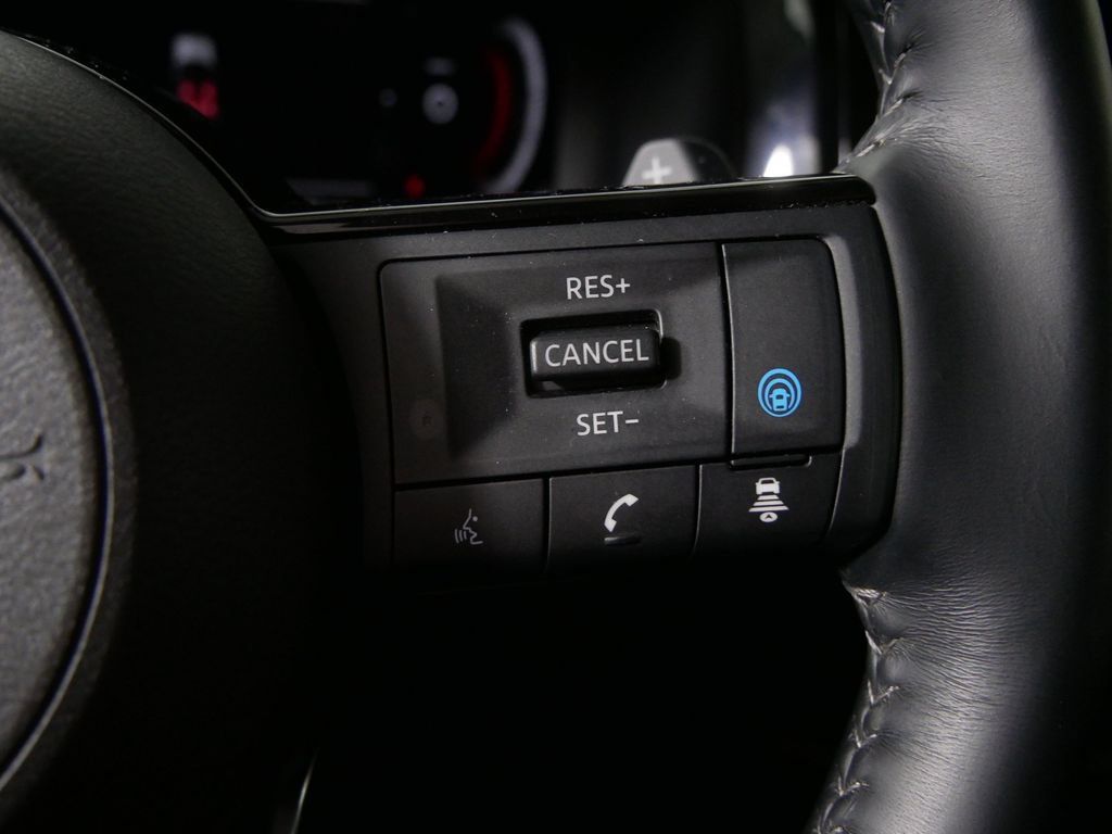 Used 2023 Nissan Pathfinder Platinum AWD/4WD image 22
