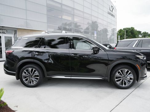 Certified 2026 INFINITI QX60 Luxe w/ Family Package FWD image 25