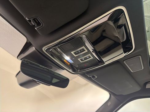 Used 2022 Land Rover Range Rover Westminster Edition image 18