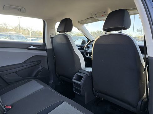 Used 2022 Volkswagen Taos S FWD image 17