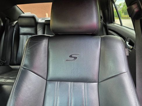 Used 2019 Chrysler 300 S w/ S Model Appearance Package image 15