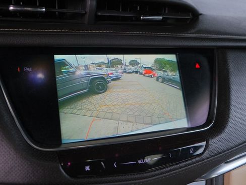 Used 2019 Cadillac XT5 FWD image 23