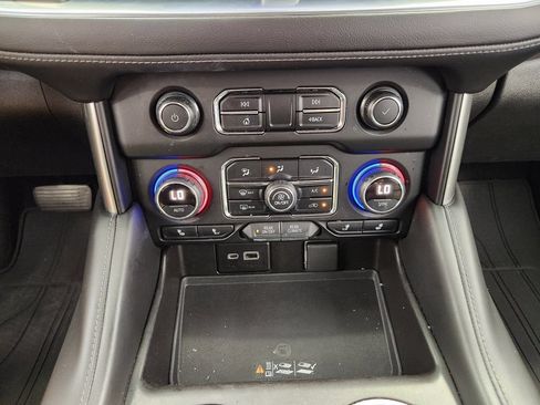Used 2021 Chevrolet Tahoe Z71 w/ Z71 Signature Package AWD/4WD image 18